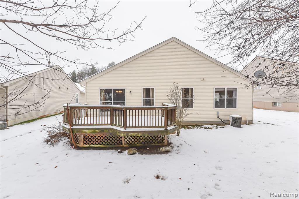 2578 SIGNATURE Circle, Pinckney, MI 48169 — Photo 3