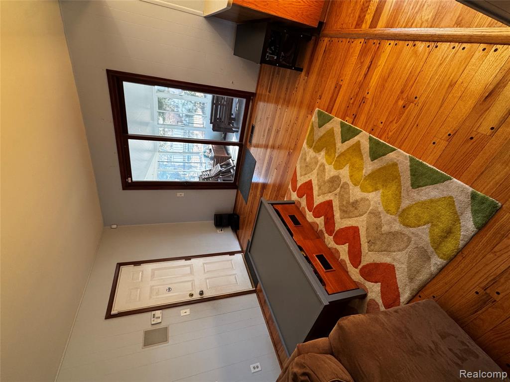 855 Avon Court, Grosse Pointe Woods, MI 48236 — Photo 24