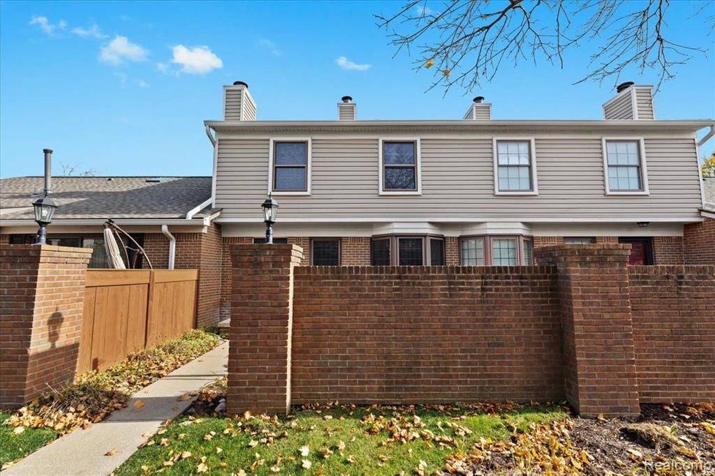 40013 CROSSWINDS, Novi, MI — Photo 23