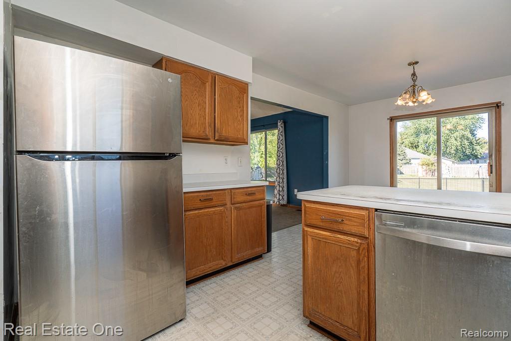 48749 Smokey Glen Court, New Baltimore, MI — Photo 28