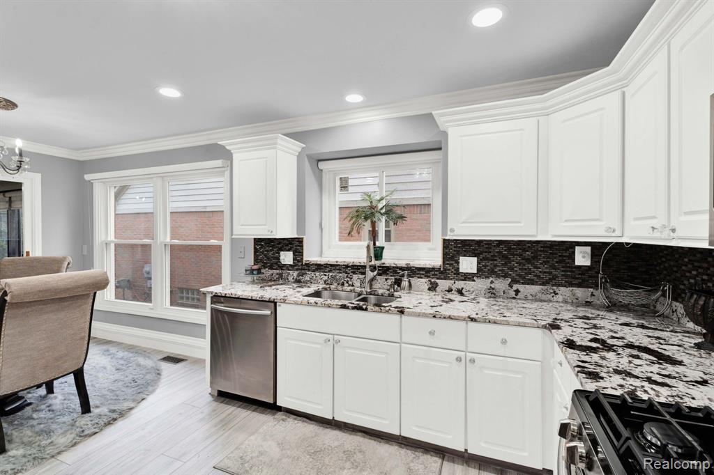 43576 INGLENOOK, Sterling Heights, MI 48314 — Photo 32