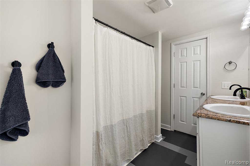 4755 Forest Avenue, Waterford, MI 48328 — Photo 47