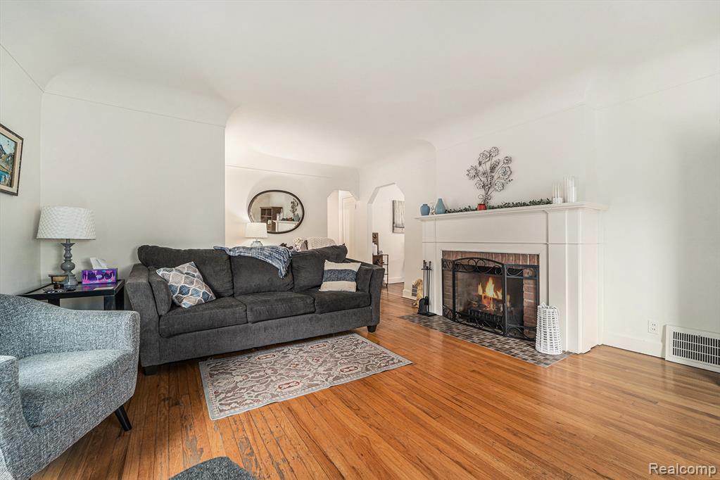 8077 Janis Street, Shelby Twp, MI 48317 — Photo 5