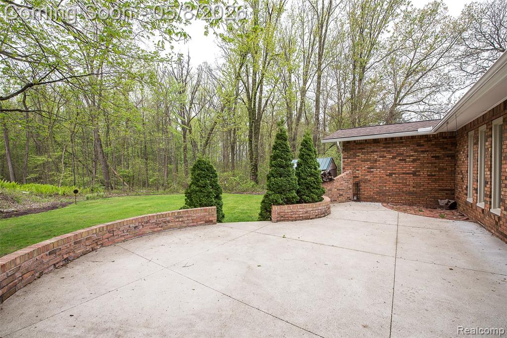 7584 Brookview Court, Brighton, MI 48116 — Photo 43