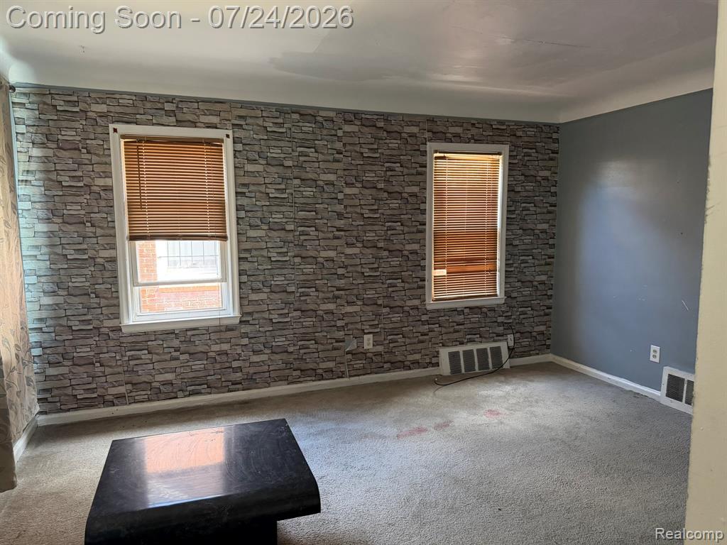 7296 Memorial Street - Photo 2