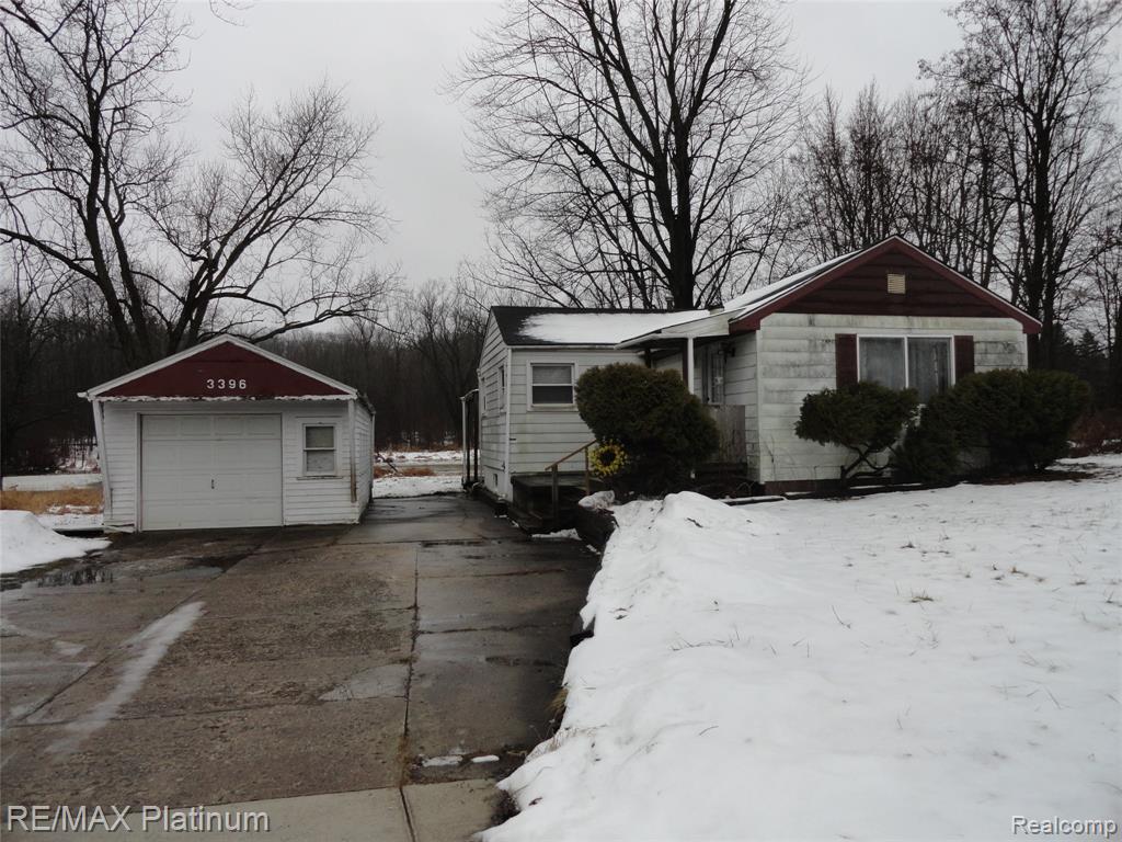 3396 E BALDWIN Road, Grand Blanc, MI 48439 — front exterior
