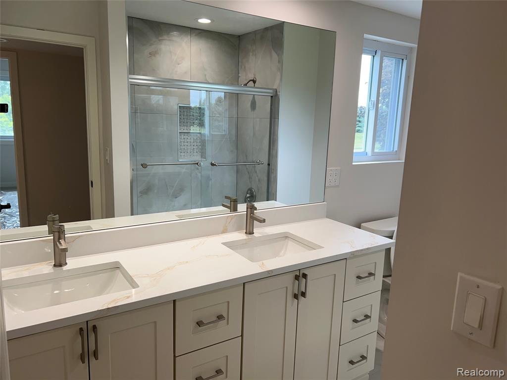 1784 Lakewood Drive, Troy, MI 48083 — Photo 21