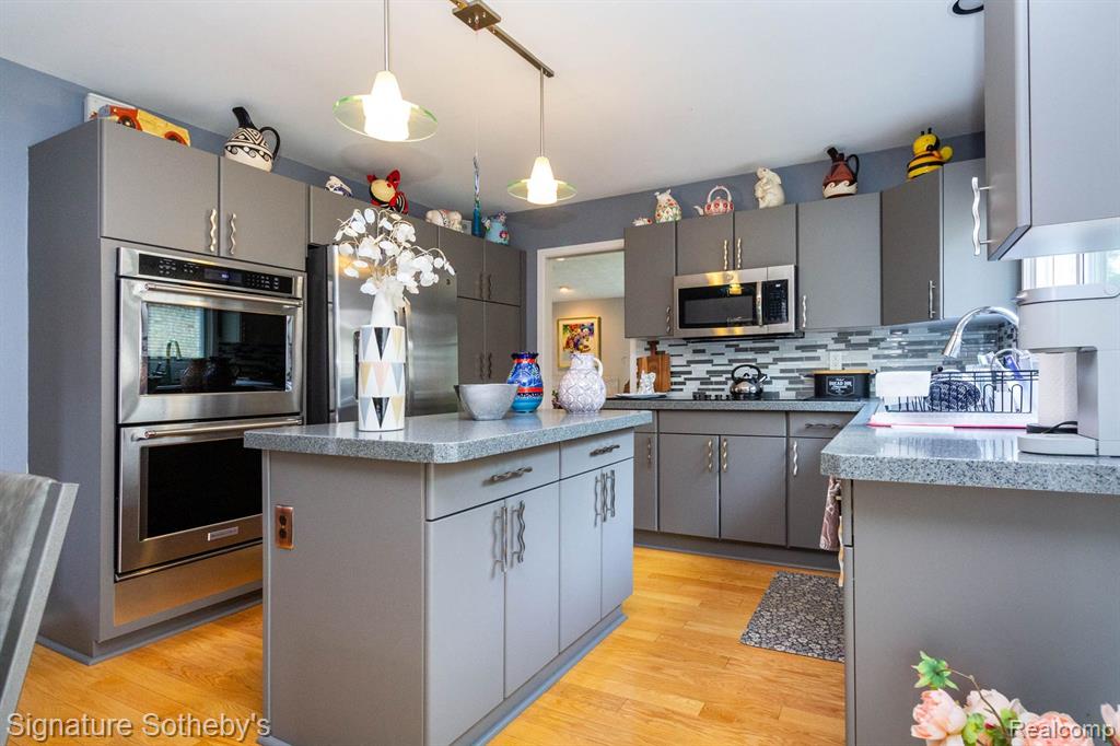 5396 Fairway Court, West Bloomfield, MI 48323 — Photo 16