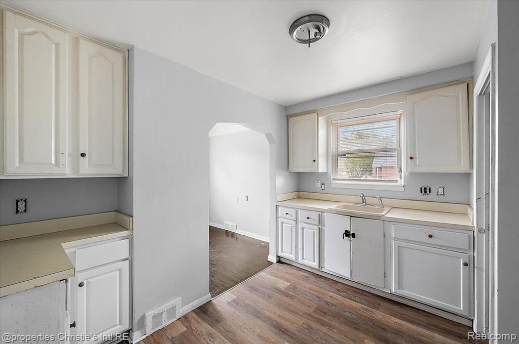 13916 Rossini Drive, Detroit, MI 48205 — Photo 12