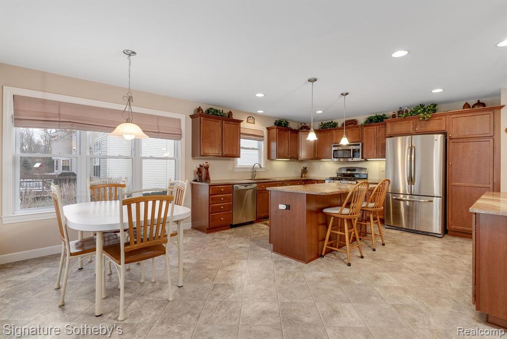 8392 PARKRIDGE Drive, Dexter, MI 48130 — Photo 6