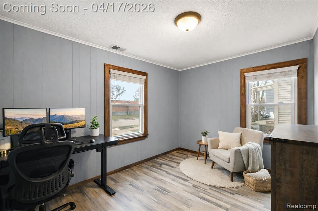 569 E Guthrie Avenue, Madison Heights, MI 48071 — Photo 19