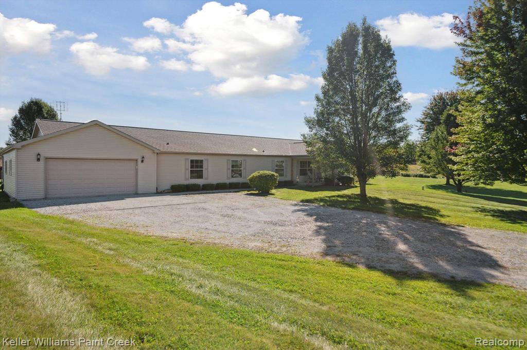 2076 N LAKE PLEASANT Road, Attica, MI 48412 — Photo 3