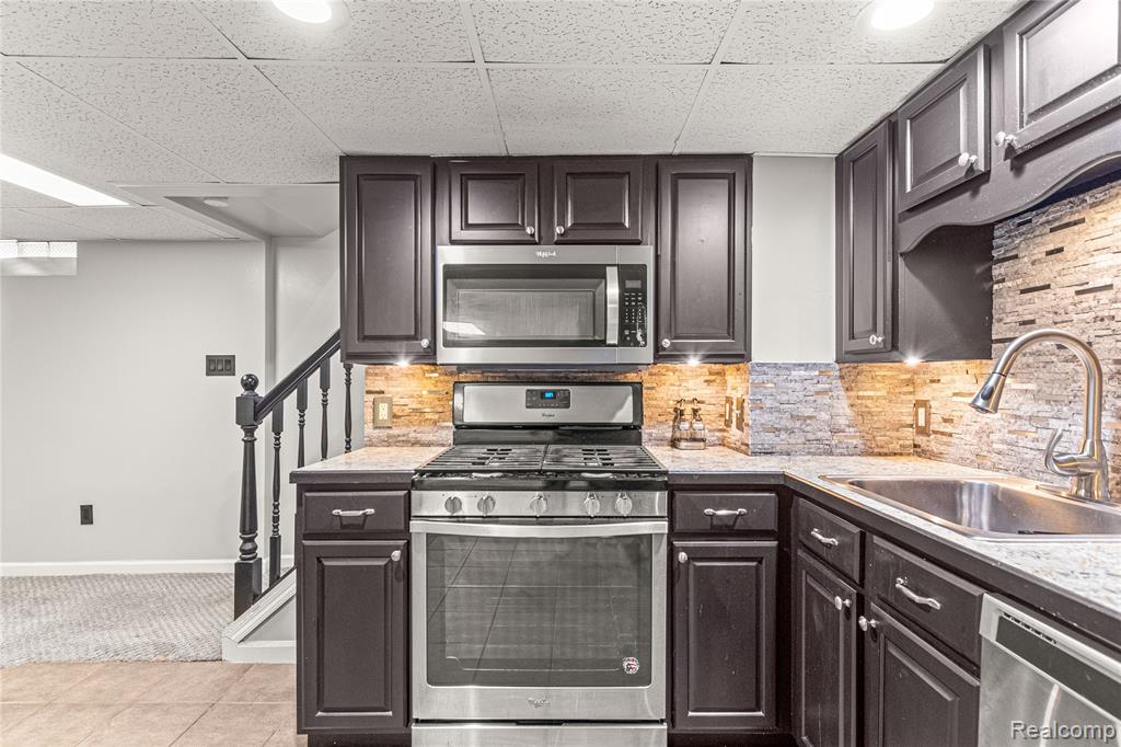 7148 Plainfield Street, Dearborn Heights, MI 48127 — Photo 27