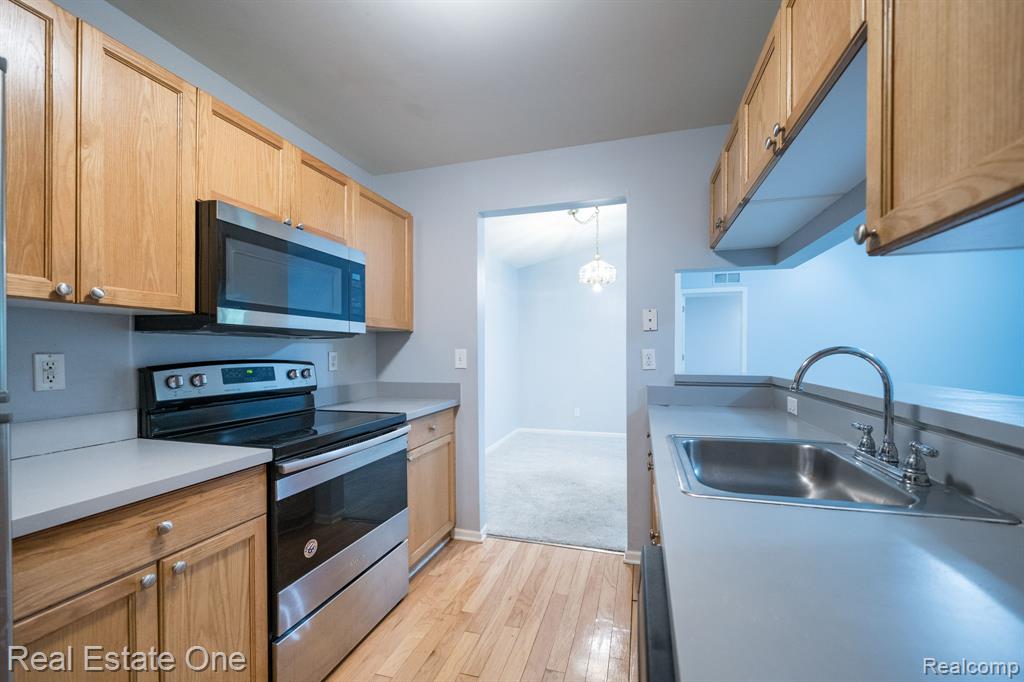 44770 Marigold Drive, Sterling Heights, MI 48314 — Photo 10