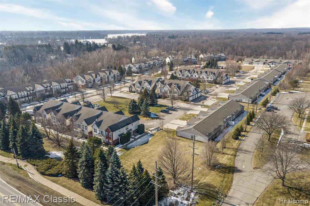 8114 Heron Hills Drive, Walled Lake, MI 48390 — Photo 35