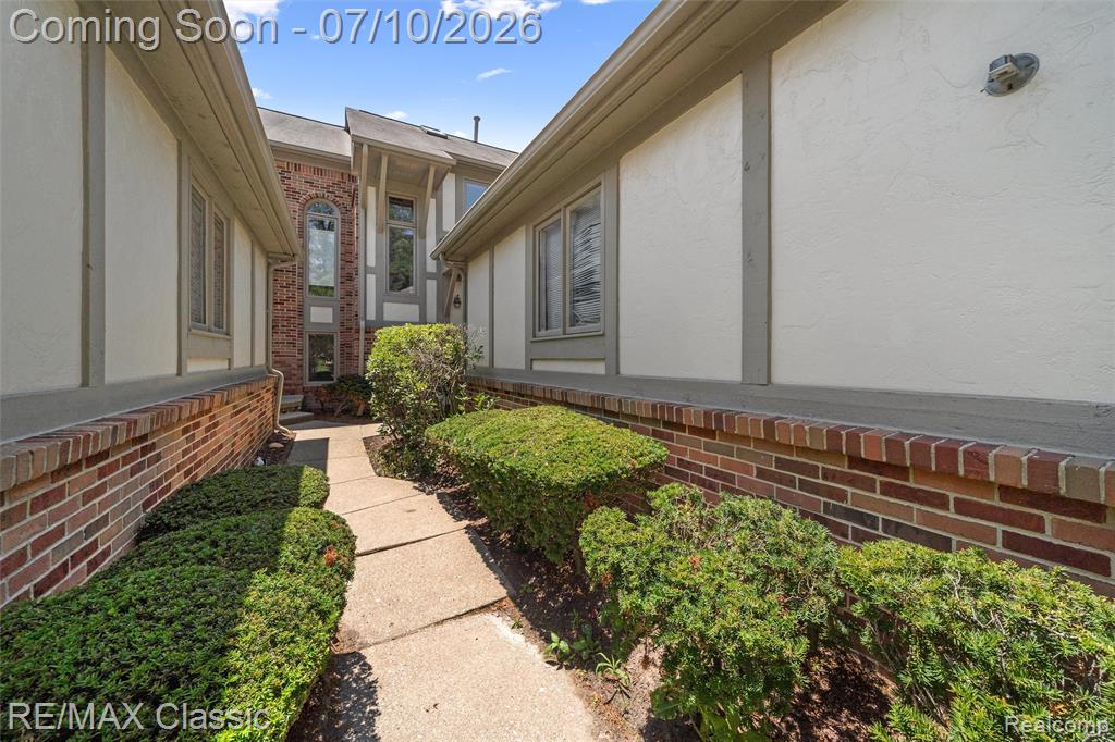 42027 Saratoga Circle, Canton, MI 48187 — Photo 4