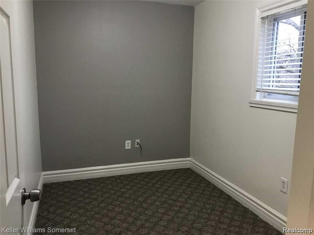 18541 Utica, Roseville, MI 48066 — Photo 15