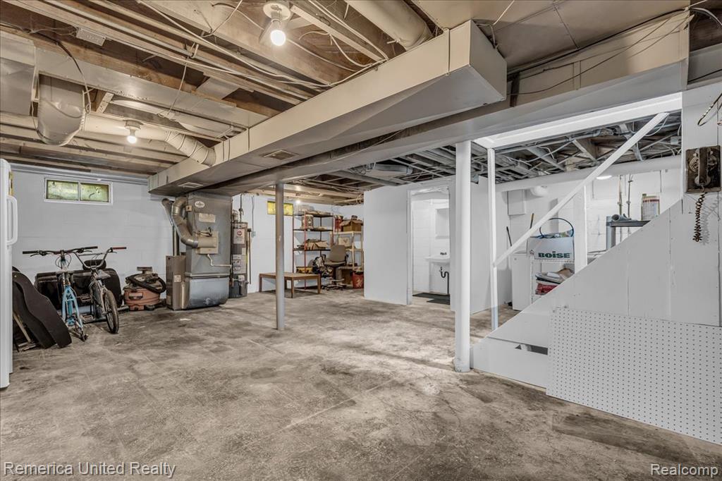 4240 Mandalay Avenue, Royal Oak, MI 48073 — Photo 22