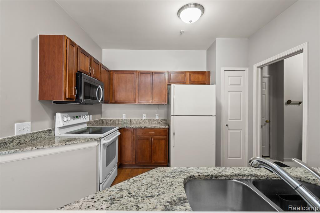 3276 Theodore E, 2, Wixom, MI 48393 — Photo 13
