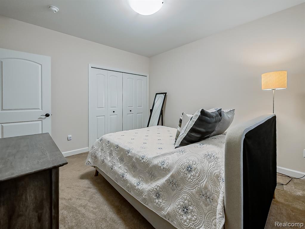 7212 Berry, West Bloomfield, MI — Photo 48