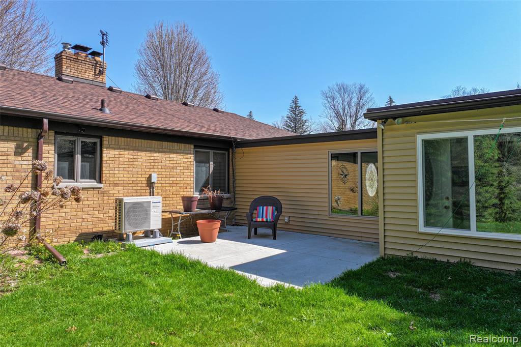 6214 Hugh Street, Burton, MI 48509 — Photo 15