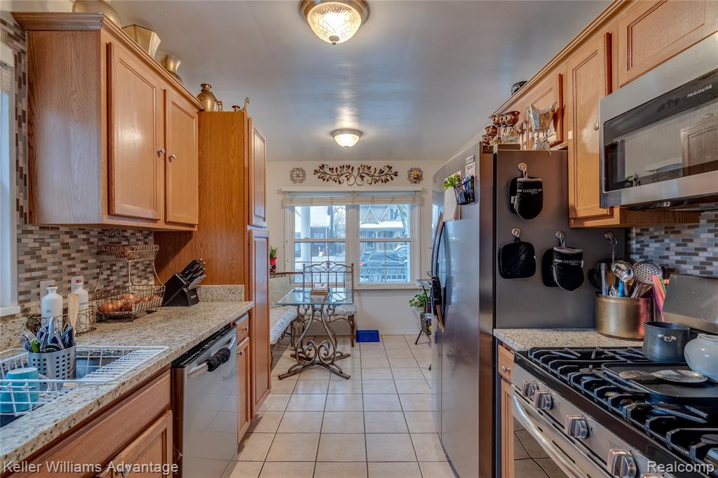 7308 Orchard Avenue, Dearborn, MI 48126 — Photo 17