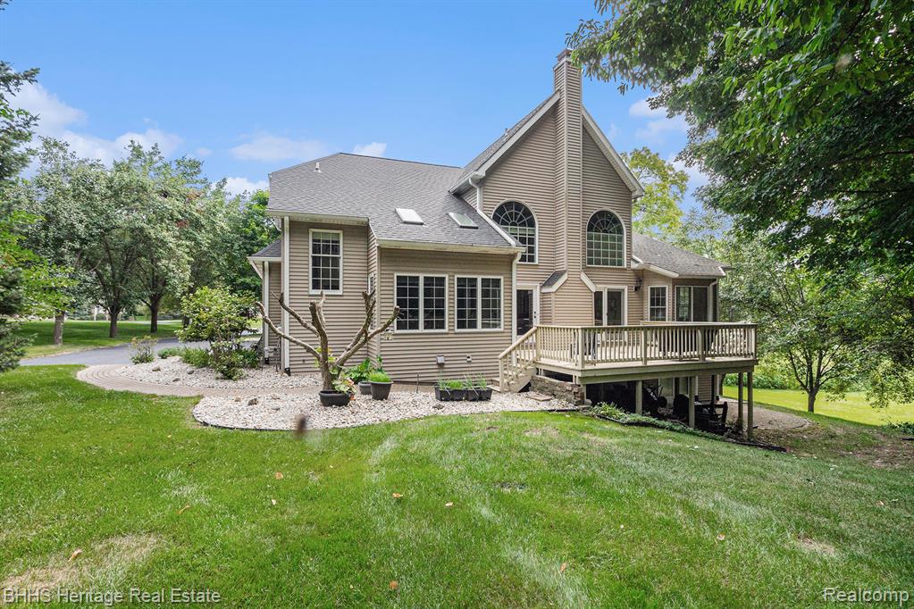 431 Timber Ridge Drive, Highland, MI — Photo 4