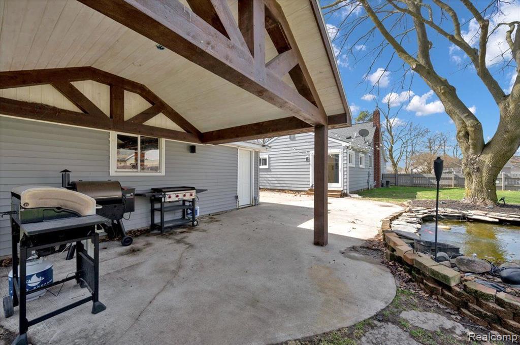 895 GLASPIE Road, Oxford, MI 48371 — Photo 11