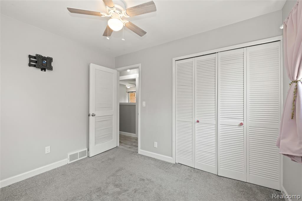 6695 Chirrewa Street, Westland, MI — Photo 15