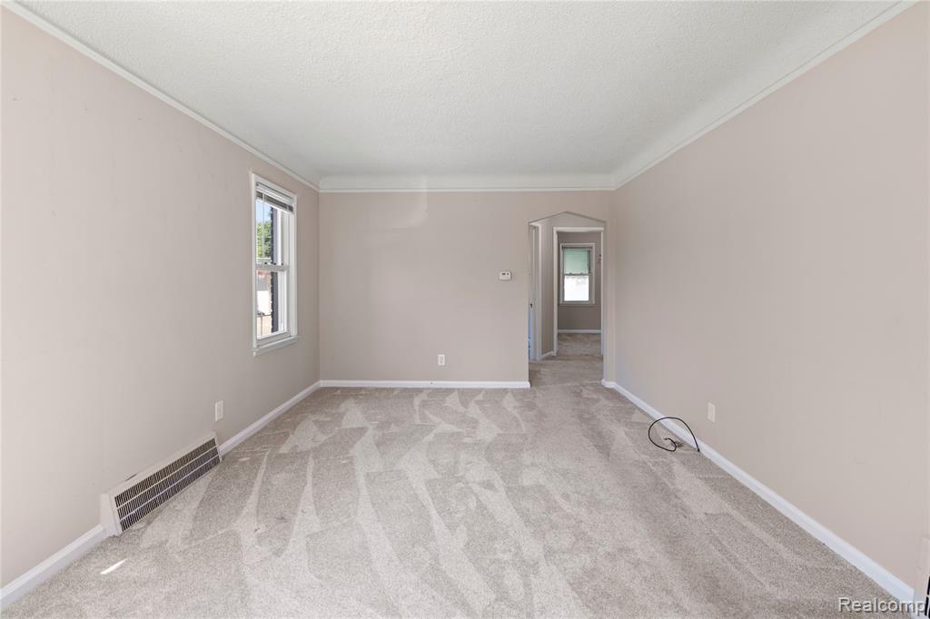 7604 Robinson Avenue, Allen Park, MI 48101 — Photo 8