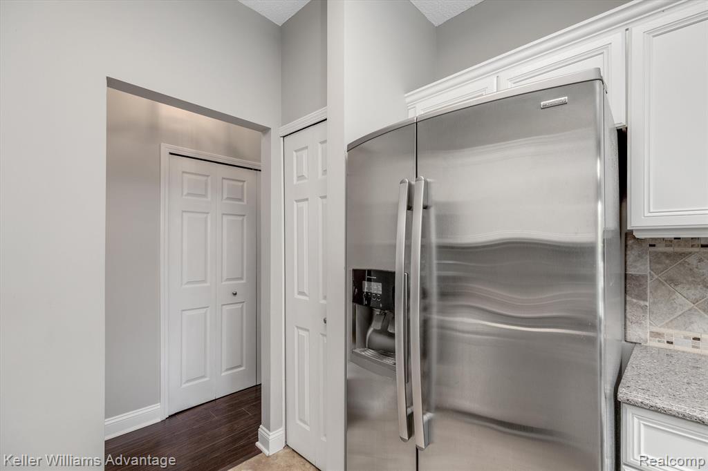 49573 DONOVAN Boulevard, Plymouth, MI 48170 — Photo 15