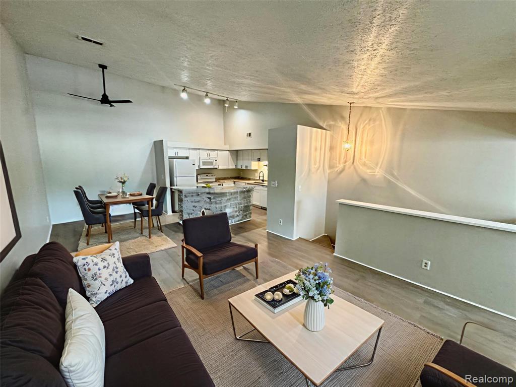 19536 NORTHRIDGE Drive - Photo 5