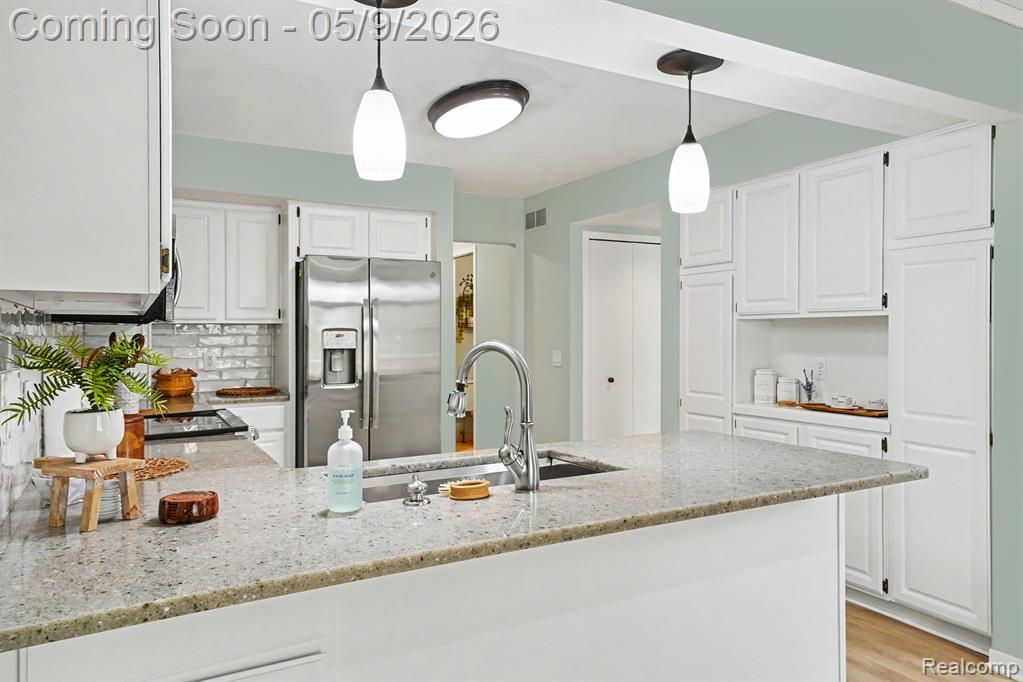 5733 Leeward Court, 51, Clarkston, MI — Photo 20
