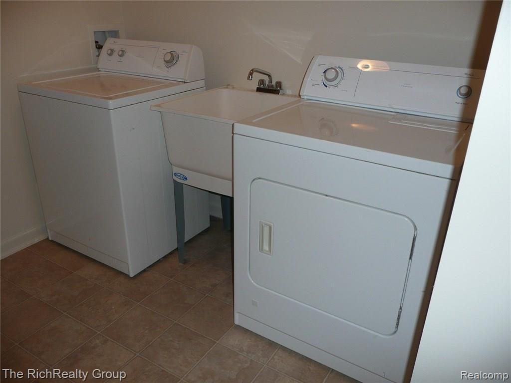 4034 Elizabeth Avenue, Canton, MI 48188 — Photo 16