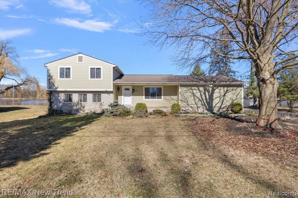 7135 CAPRI Drive, White Lake, MI 48383 — Photo 4