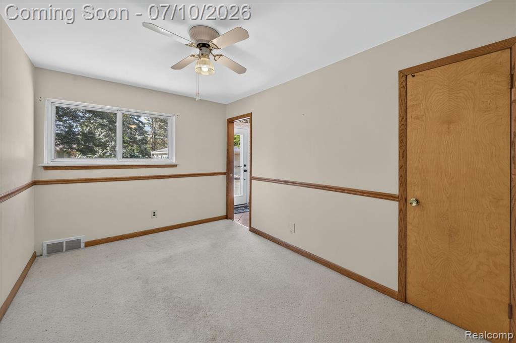 8599 Cardwell Street, Westland, MI — Photo 15