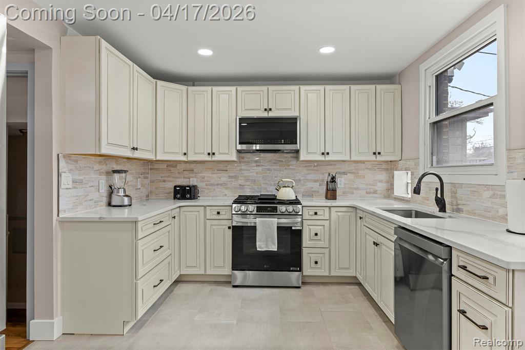 5235 W Outer Drive, Detroit, MI 48235 — Photo 24