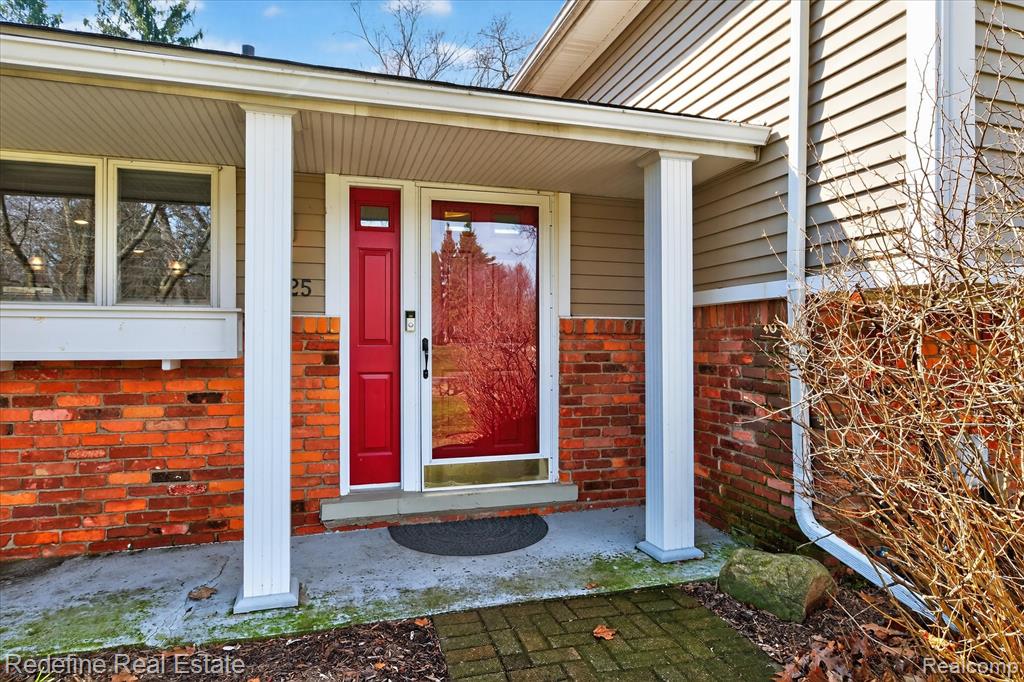 47025 S Chigwidden Drive, Northville, MI 48167 — Photo 5