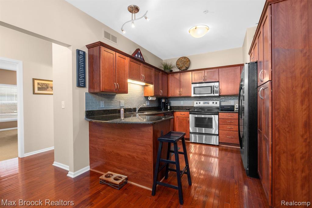 25618 PORTICO Lane, Novi, MI — Photo 22