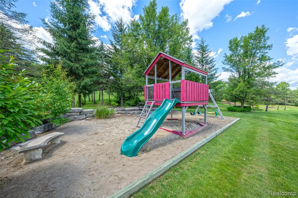 5233 Crawford Road, Dryden, MI 48428 — Photo 30