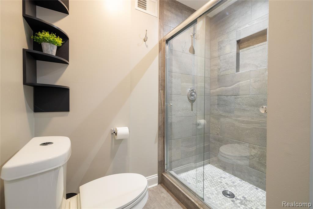8095 Colony Drive, 22, Grosse Ile, MI 48138 — Photo 23