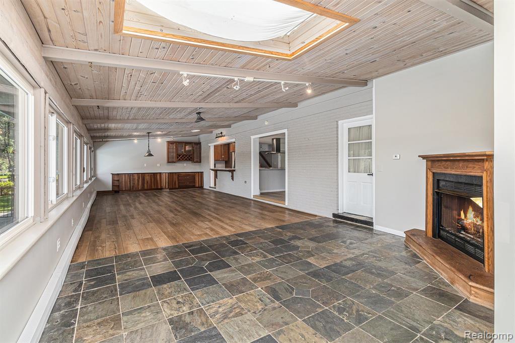 2145 Helmsford Drive, Wolverine Lake, MI 48390 — Photo 20