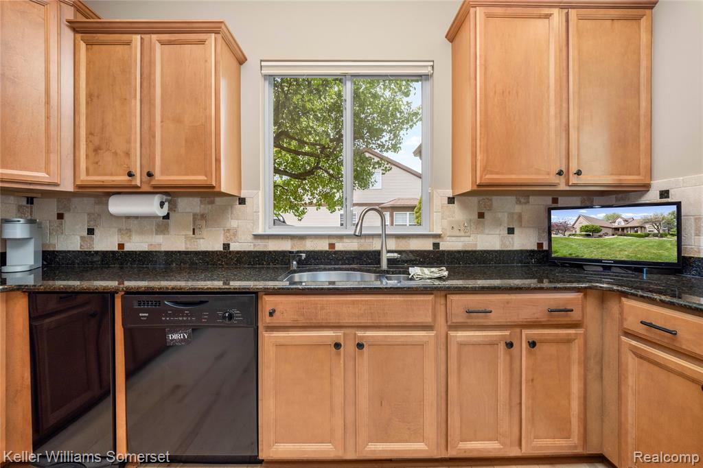 8354 Hummingbird, Commerce Twp, MI 48382 — Photo 30