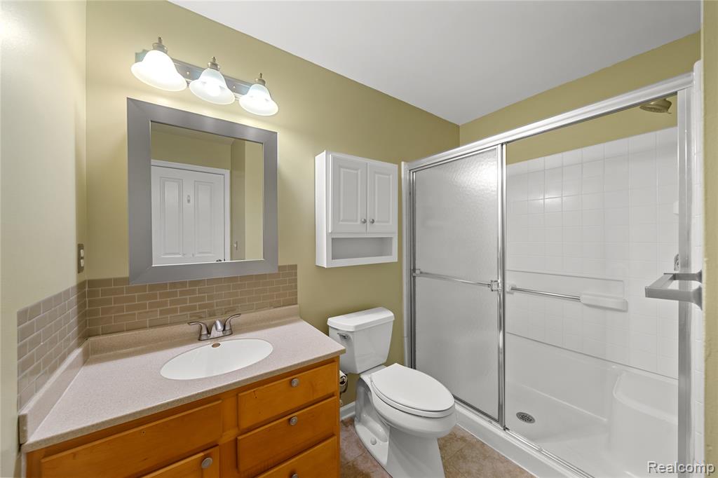 47408 PEMBROKE Drive, Canton, MI 48188 — Photo 28