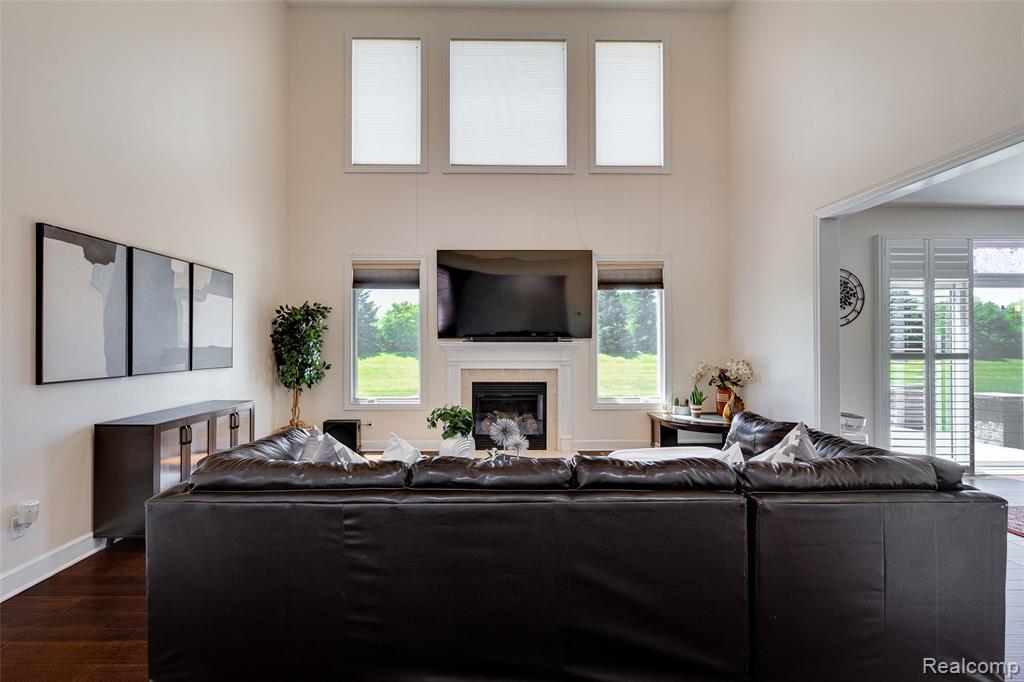 47576 VALENCIA Circle, Novi, MI — Photo 4