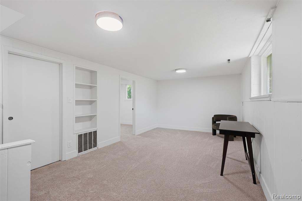 6187 E Maple Avenue, Grand Blanc, MI 48439 — Photo 21