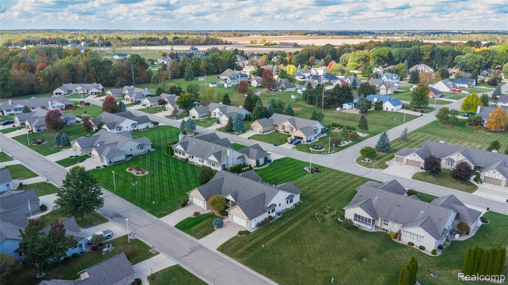 5355 Wyndemere Common Square, Swartz Creek, MI 48473 — Photo 33