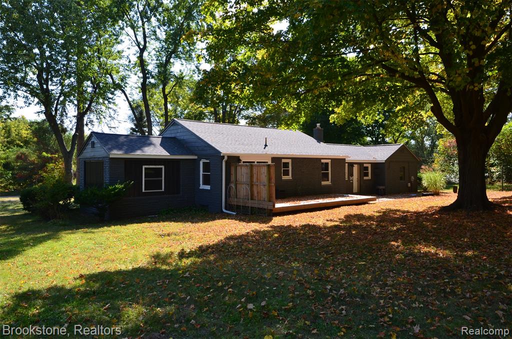 7565 Old Pond Drive, Clarkston, MI 48348 — Photo 4
