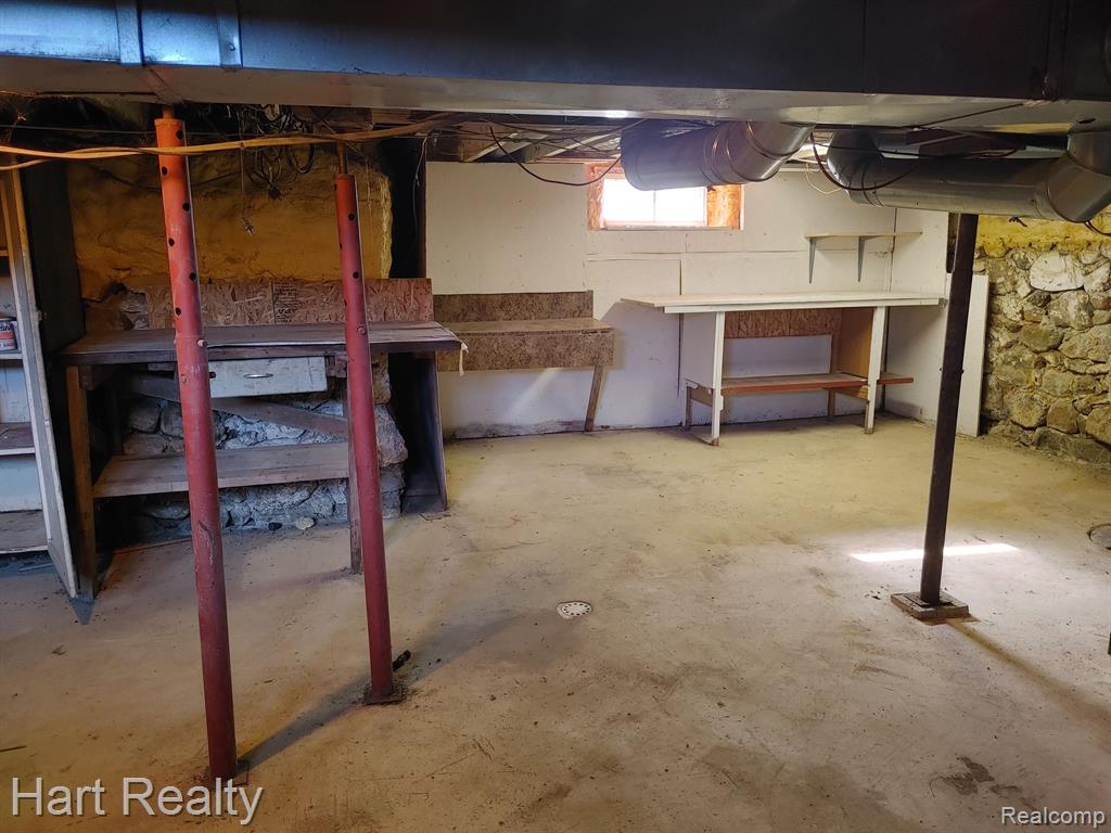 16210 HULL Road, Brown, MI 48416 — Photo 17