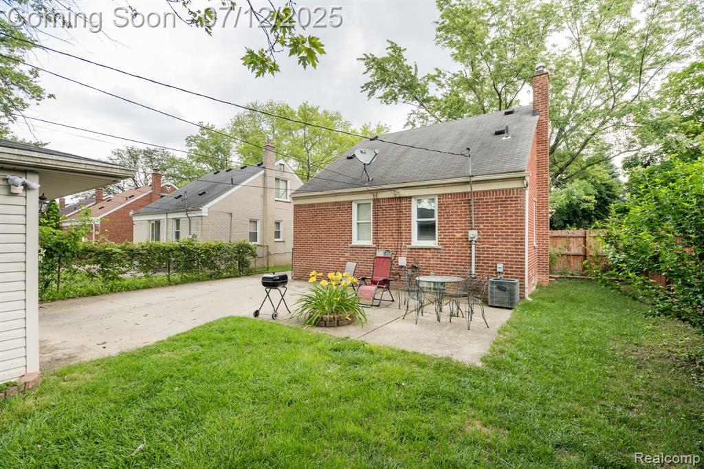 9573 Fenton, Redford, MI 48239 — Photo 26